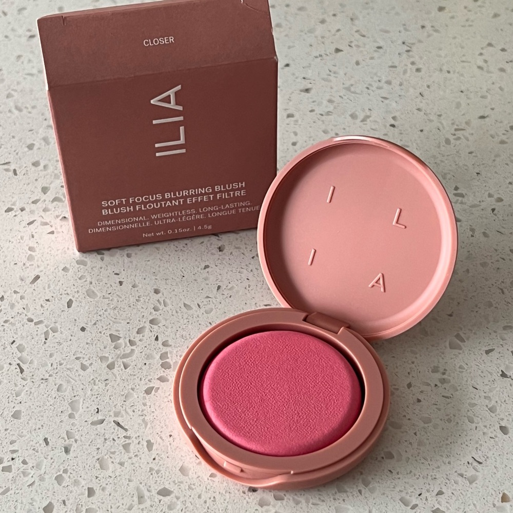 NEW ILIA Soft Focus Blurring Blush - Closer